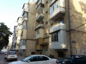 Satılır 5 otaqlı 100 m2 köhnə tikili Elmlər Akademiyası m.