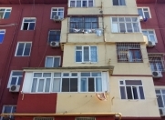 Satılır 2 otaqlı 50 m2 köhnə tikili Ayna Sultanova heykəli