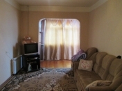 Satılır 2 otaqlı 42 m2 köhnə tikili Ayna Sultanova heykəli