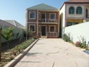 Satılır 5 otaqlı 300 m2 bağ evi Qaraçuxur