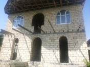 Satılır 10 otaqlı 5000 m2 həyət evi Qəbələ