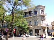 Satılır 4 otaqlı 162 m2 köhnə tikili Sahil m.