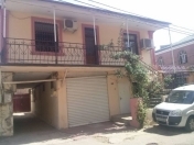 İcarəyə verilir 6 otaqlı 200 m2 həyət evi Gənclik m.