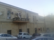 Satılır 3 otaqlı 168 m2 köhnə tikili Axundov bağı