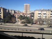 İcarəyə verilir 2 otaqlı 45 m2 köhnə tikili Gənclik m.