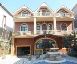 Satılır 12 otaqlı 850 m2 həyət evi Bakıxanov