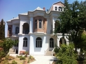 İcarəyə verilir 6 otaqlı 350 m2 həyət evi Gənclik m.