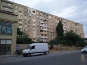 Satılır 1 otaqlı 40 m2 köhnə tikili İnşaatçılar m.