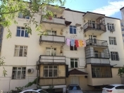 Satılır 2 otaqlı 70 m2 köhnə tikili İnşaatçılar m.