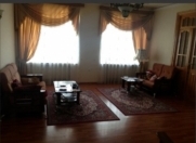 Satılır 5 otaqlı 300 m2 həyət evi Oğuz