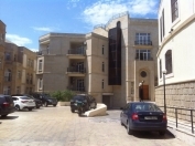 İcarəyə verilir 1 otaqlı 32 m2 ofis İçəri Şəhər m.