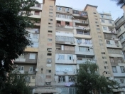 Satılır 4 otaqlı 100 m2 köhnə tikili İnşaatçılar m.