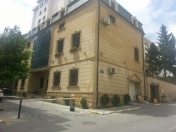 Satılır 11 otaqlı 700 m2 obyekt Zoopark