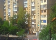 Satılır 2 otaqlı 60 m2 köhnə tikili Neapol dairəsi