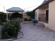 İcarəyə verilir 2 otaqlı 300 m2 həyət evi Şüvəlan