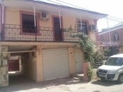 İcarəyə verilir 6 otaqlı 400 m2 həyət evi Gənclik m.