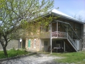 İcarəyə verilir 5 otaqlı 400 m2 həyət evi Şəki