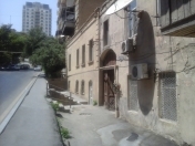 İcarəyə verilir 1 otaqlı 20 m2 köhnə tikili İçəri Şəhər