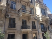 Satılır 4 otaqlı 800 m2 obyekt Səbail r.