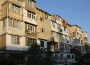 İcarəyə verilir 2 otaqlı 55 m2 köhnə tikili Memar Əcəmi m.