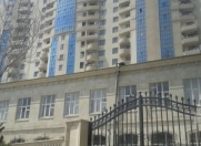 Satılır 4 otaqlı 130 m2 yeni tikili Gənclik m.