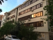 Satılır 2 otaqlı 60 m2 köhnə tikili Gənclik m.