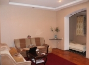 Satılır 1 otaqlı 38 m2 köhnə tikili Heydər Əliyev Mərkəzi