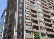 İcarəyə verilir 5 otaqlı 200 m2 yeni tikili 28 May m.