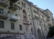 İcarəyə verilir 3 otaqlı 75 m2 köhnə tikili İçəri Şəhər m.