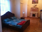 İcarəyə verilir 5 otaqlı 250 m2 köhnə tikili Bakı