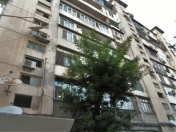 Satılır 4 otaqlı 100 m2 köhnə tikili Ayna Sultanova heykəli