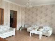 Satılır 3 otaqlı 106 m2 həyət evi İnşaatçılar m.
