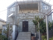 Satılır 4 otaqlı 420 m2 həyət evi Binə