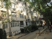 Satılır 2 otaqlı 45 m2 köhnə tikili Avropa otel