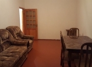 İcarəyə verilir 2 otaqlı 80 m2 köhnə tikili Xalqlar Dostluğu m.
