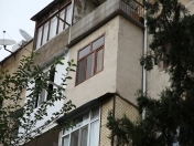 Satılır 4 otaqlı 96 m2 köhnə tikili Xalqlar Dostluğu m.