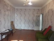 Satılır 2 otaqlı 75 m2 köhnə tikili ADA universiteti