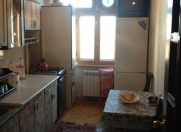 İcarəyə verilir 3 otaqlı 90 m2 köhnə tikili Hərbi Hospital