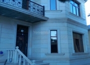 Satılır 4 otaqlı 180 m2 həyət evi Bakıxanov