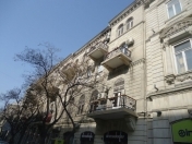 Satılır 1 otaqlı 40 m2 köhnə tikili Sahil m.