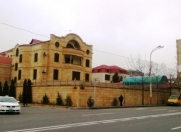 İcarəyə verilir 10 otaqlı 650 m2 həyət evi Gənclik m.