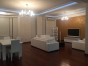 İcarəyə verilir 4 otaqlı 220 m2 yeni tikili Sahil m.