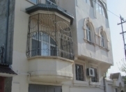 Satılır 8 otaqlı 200 m2 həyət evi 8 mkr