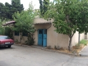 Satılır 4 otaqlı 220 m2 obyekt Neftçilər m.