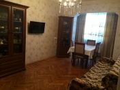 Satılır 3 otaqlı 80 m2 köhnə tikili 8 mkr