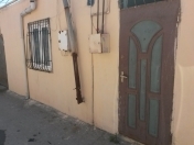 Satılır 1 otaqlı 23 m2 həyət evi İnşaatçılar m.