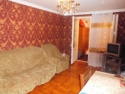 İcarəyə verilir 1 otaqlı 54 m2 köhnə tikili Nəsimi r.