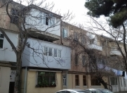 Satılır 3 otaqlı 80 m2 köhnə tikili Nəsimi bazarı