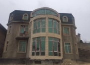 Satılır 8 otaqlı 700 m2 həyət evi Badamdar