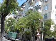 Satılır 2 otaqlı 50 m2 köhnə tikili Dostluq kinoteatrı